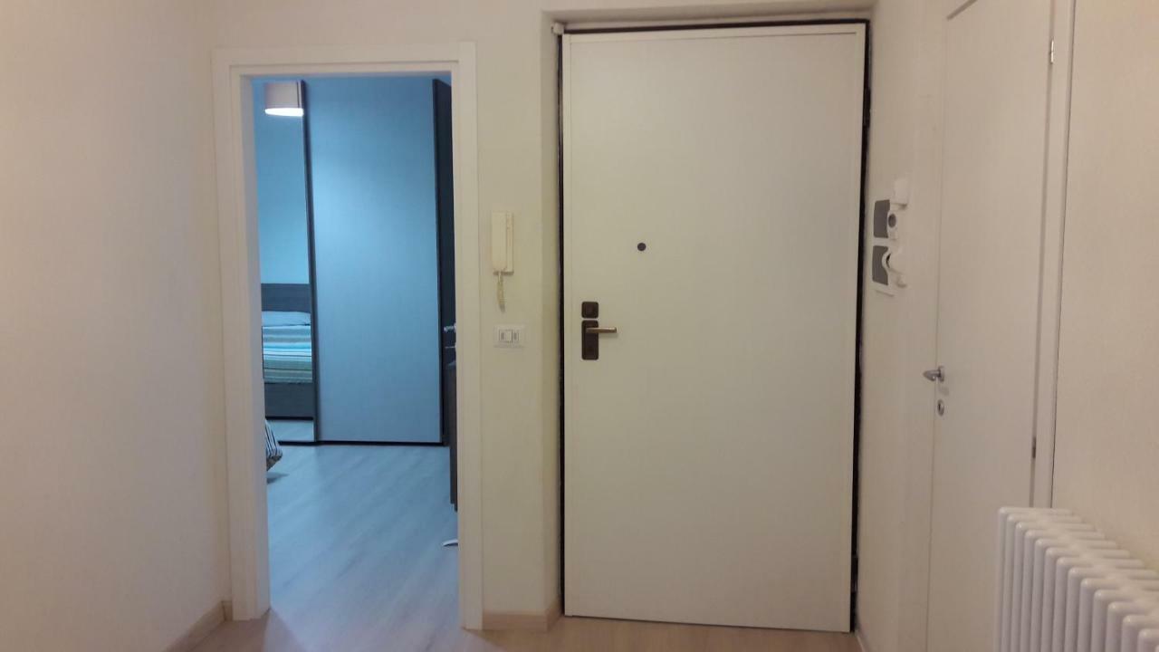 Residenza Lux Fronte Mare Apartment Vado Ligure Bagian luar foto