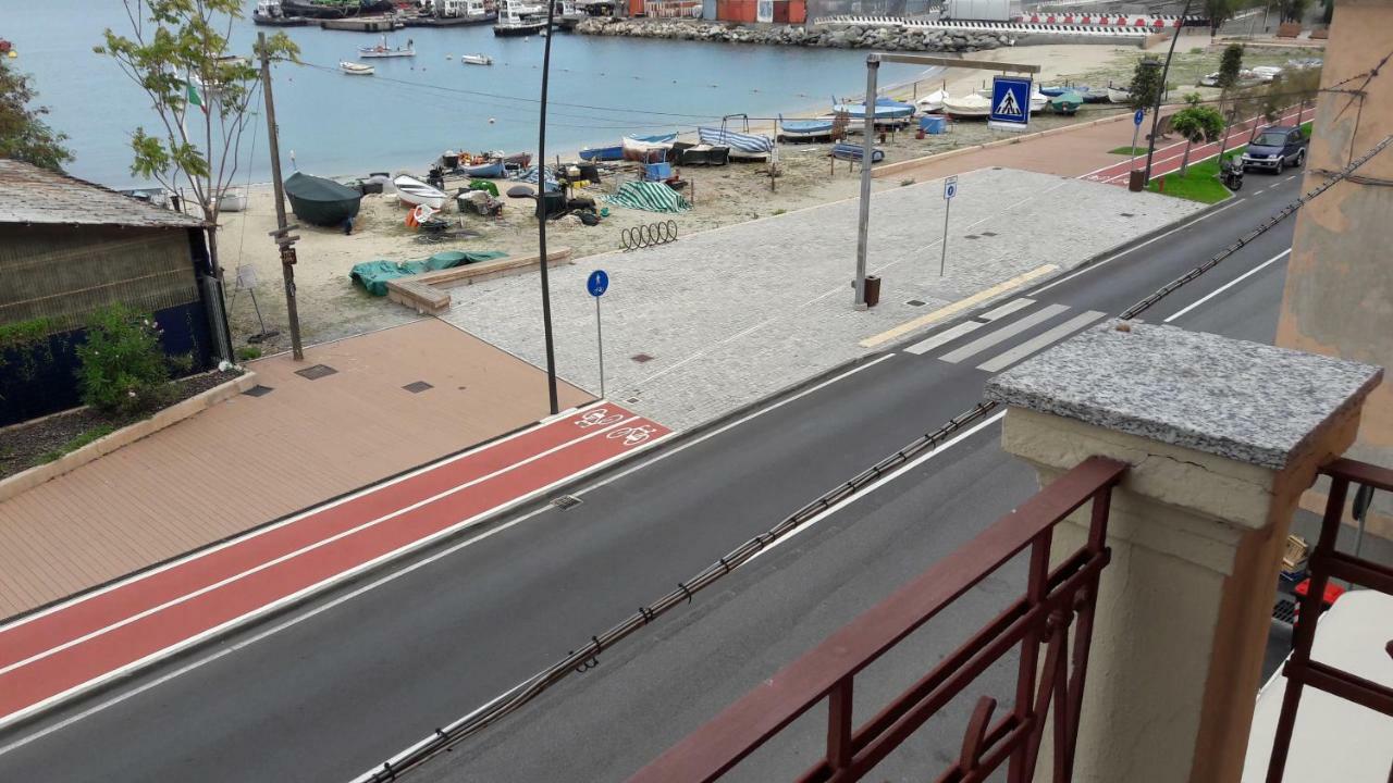 Residenza Lux Fronte Mare Apartment Vado Ligure Bagian luar foto