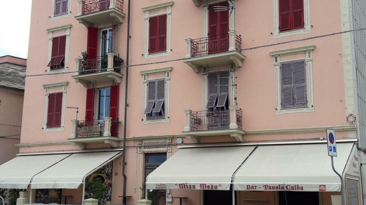 Residenza Lux Fronte Mare Apartment Vado Ligure Bagian luar foto